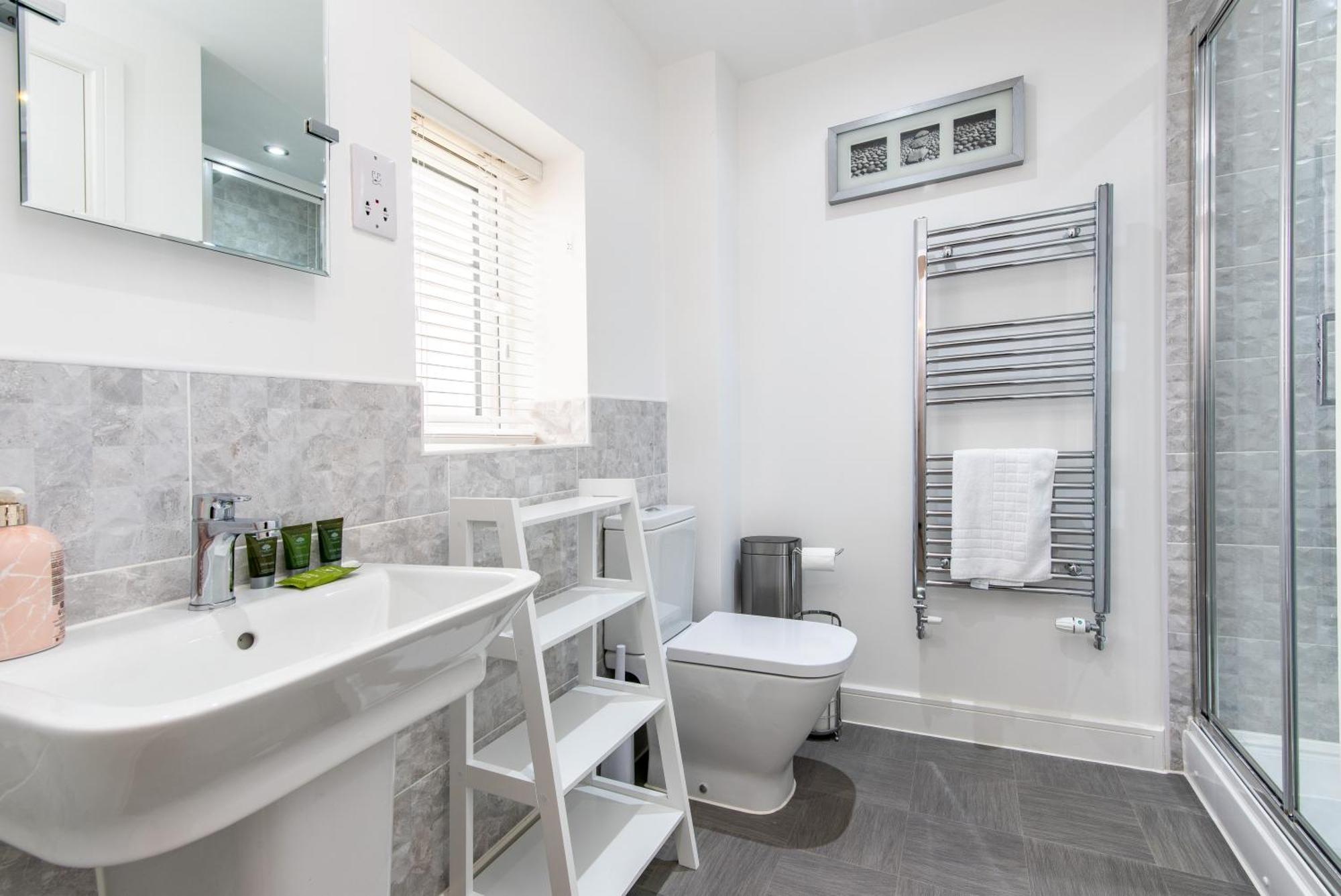 4 Bedroom Detached House Ideal For Families And Corporate Stays In Radcliffe On Trent Dış mekan fotoğraf