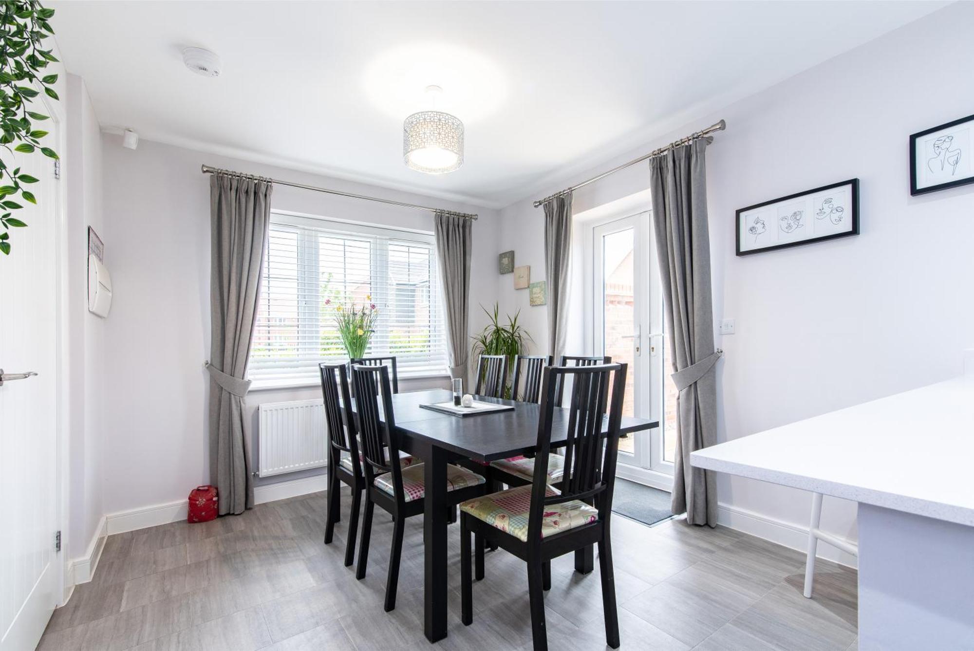 4 Bedroom Detached House Ideal For Families And Corporate Stays In Radcliffe On Trent Dış mekan fotoğraf